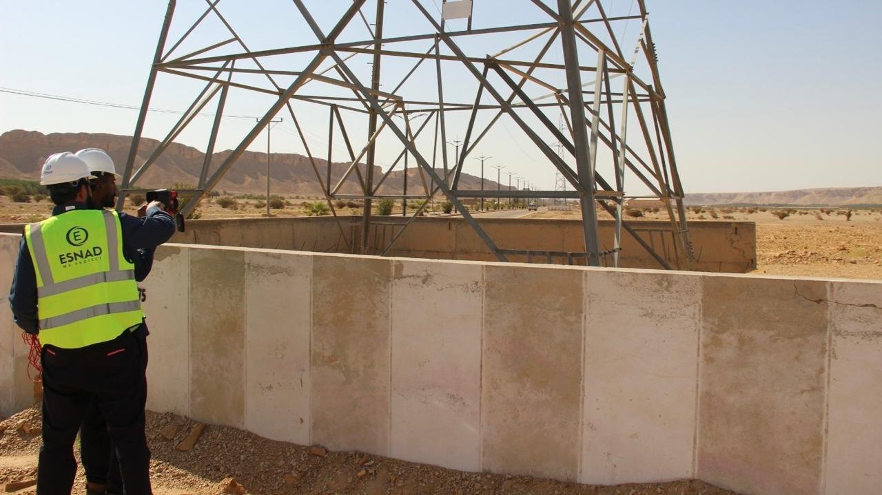 أبراج نقل ومنشآت محطة تحويل